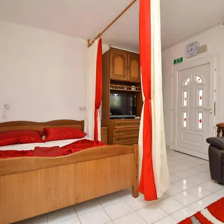 Amadea-2 By Interhome
